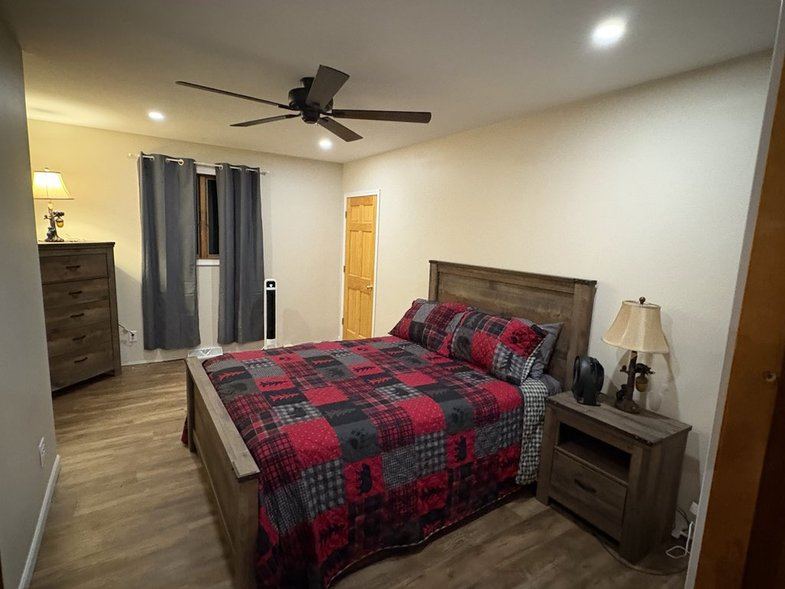 Queen bedroom